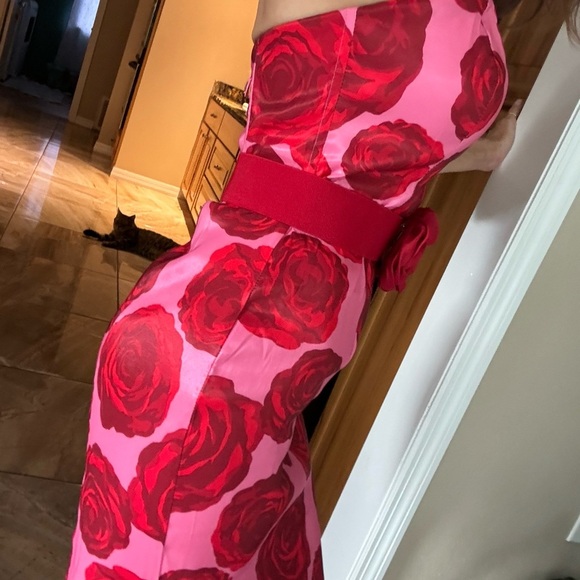 Strapless Red Rose Print Dress with Belt - Picture 5 of 10